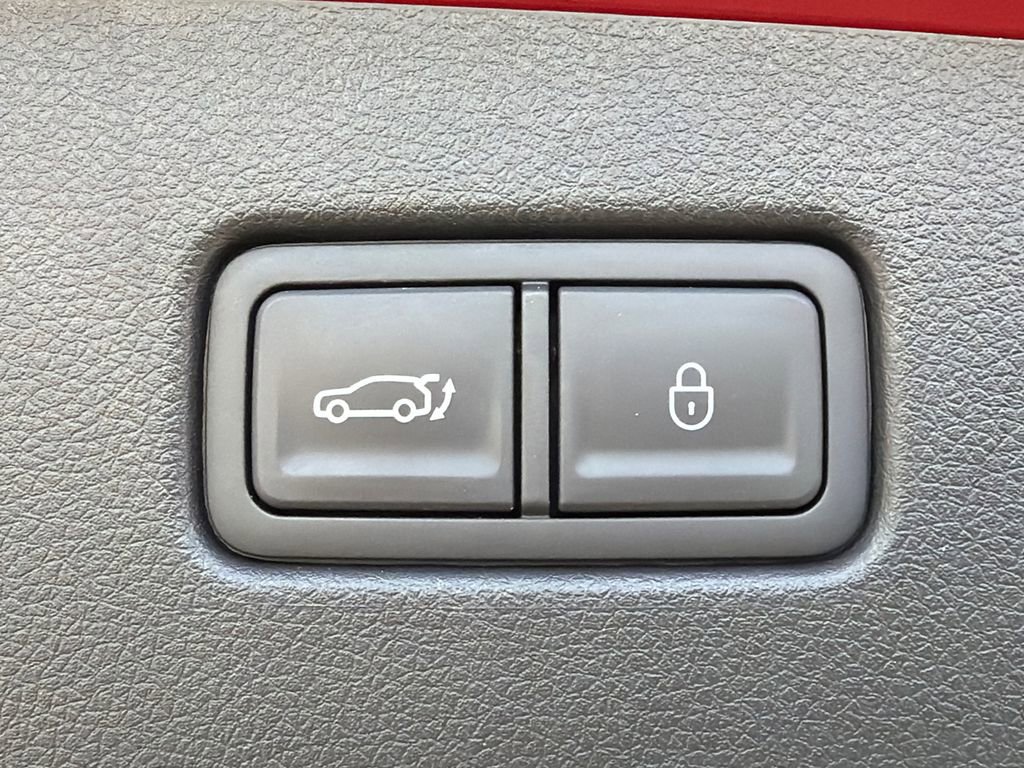 Used 2024 Genesis GV70 3.5T Sport w/ Sport Advanced Package image 19