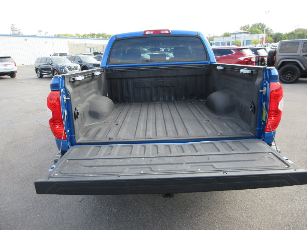 Used 2016 Toyota Tundra SR5 w/ SR5 Upgrade Package AWD/4WD image 7
