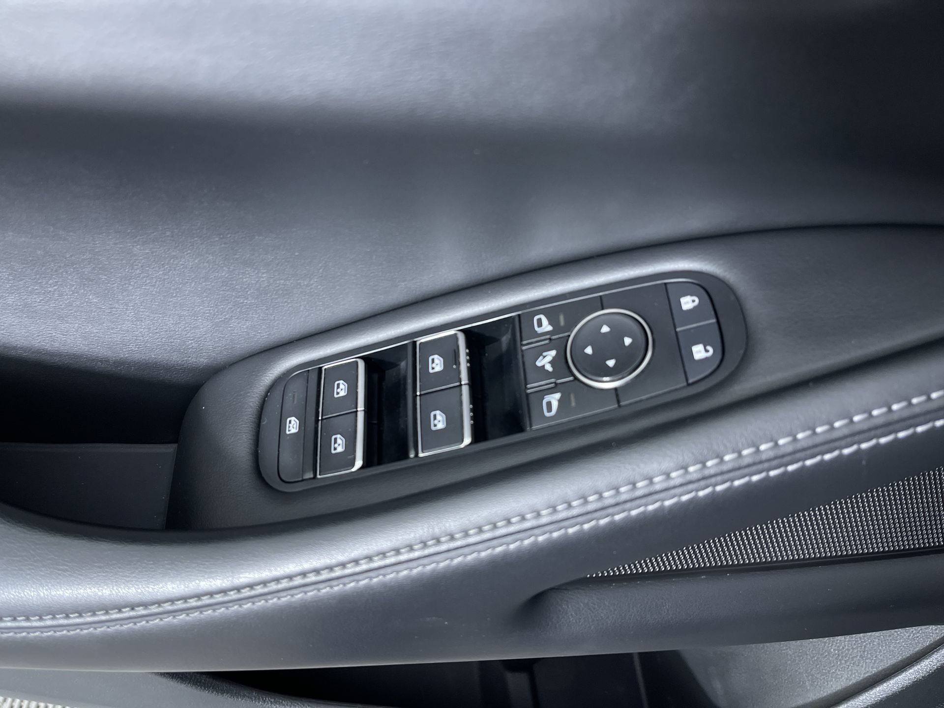 Used 2023 INFINITI QX60 Pure AWD/4WD image 14