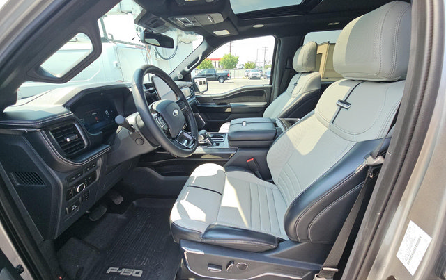Used 2023 Ford F150 Lightning Platinum AWD/4WD image 4