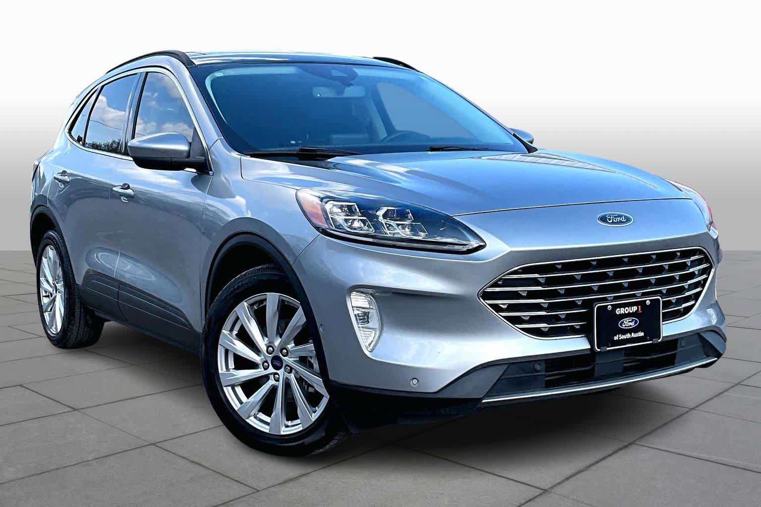 Certified 2022 Ford Escape Titanium w/ Titanium Elite Package AWD/4WD image 3