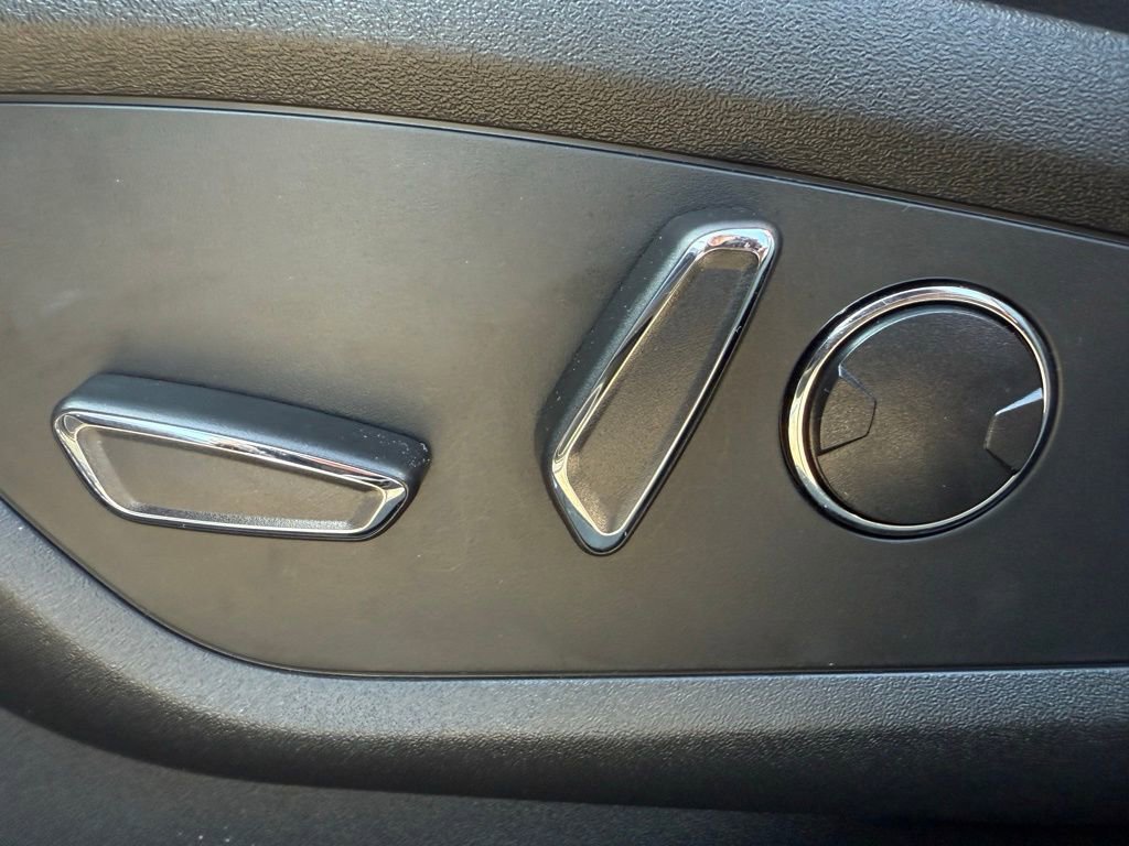 Used 2022 Lincoln Nautilus Reserve image 23