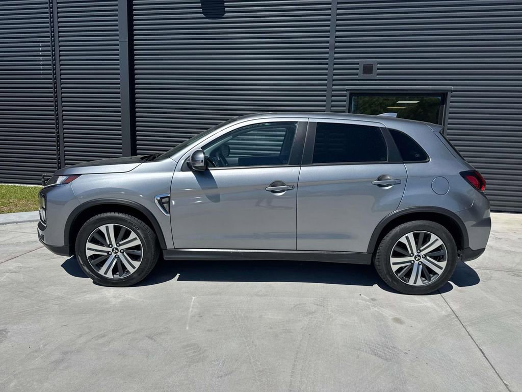 Used 2024 Mitsubishi Outlander Sport SE image 2