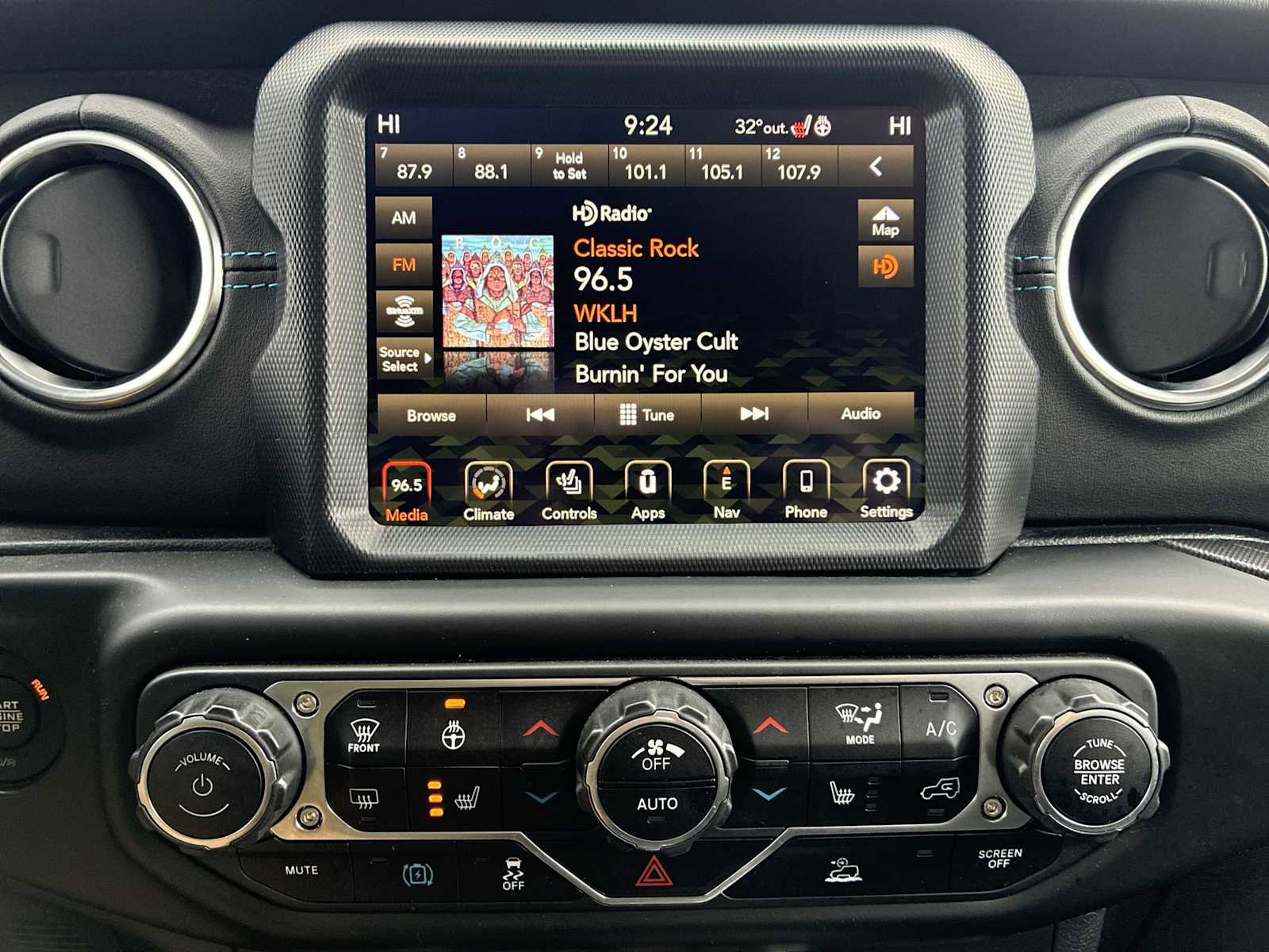 Used 2023 Jeep Wrangler Unlimited Rubicon 4xe w/ Cold Weather Group image 13