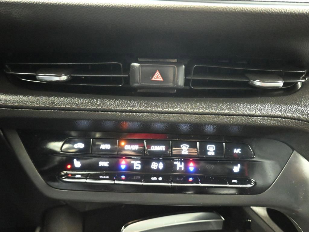 Used 2023 Buick Envision Essence w/ Sport Touring Package FWD image 20