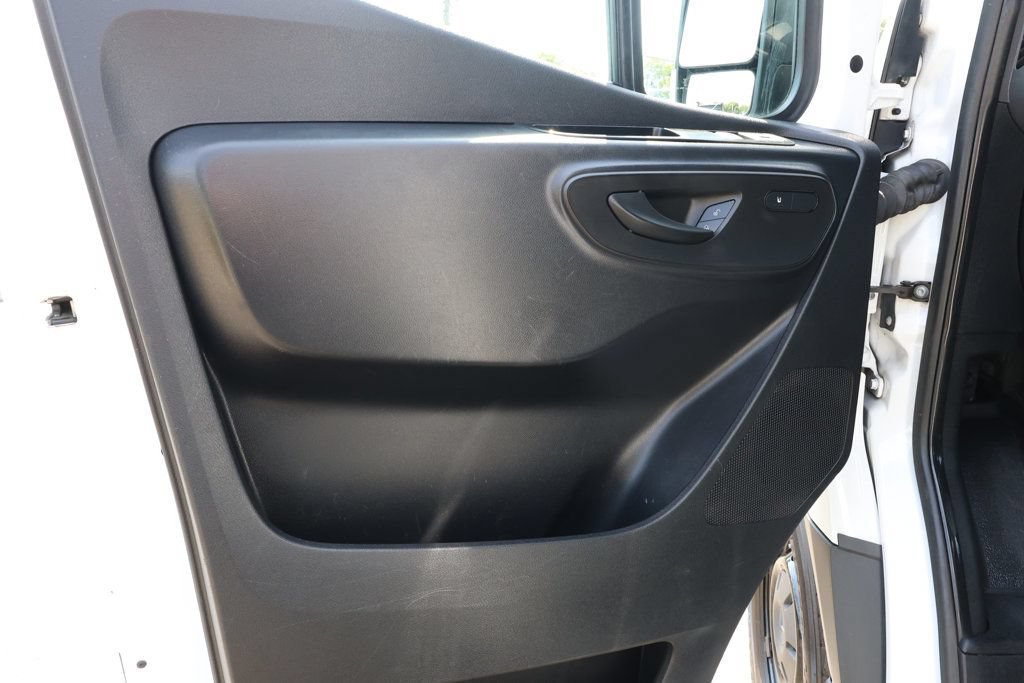 Used 2023 Mercedes-Benz Sprinter 2500 w/ Acoustic Package image 10