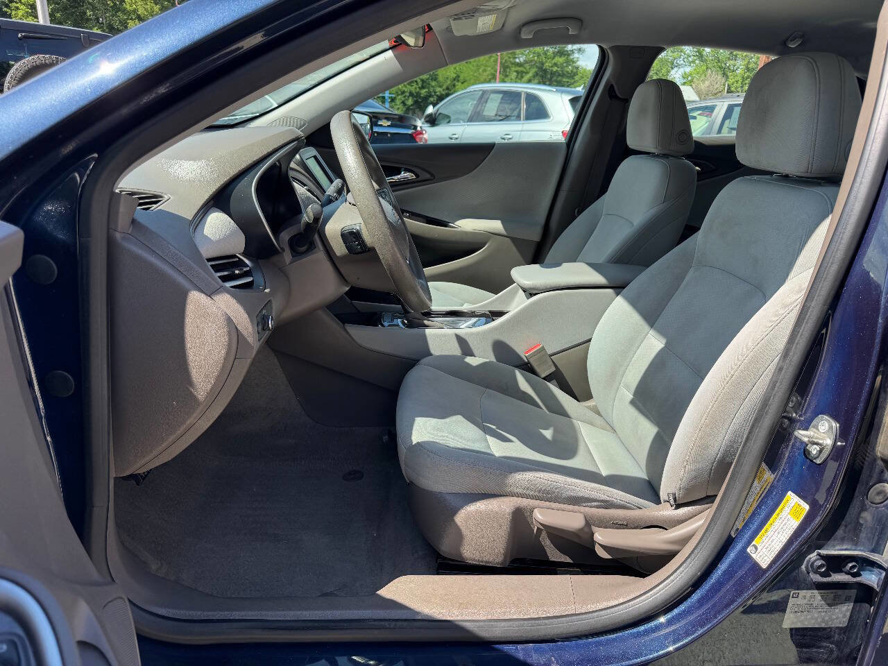 Used 2017 Chevrolet Malibu LS image 9