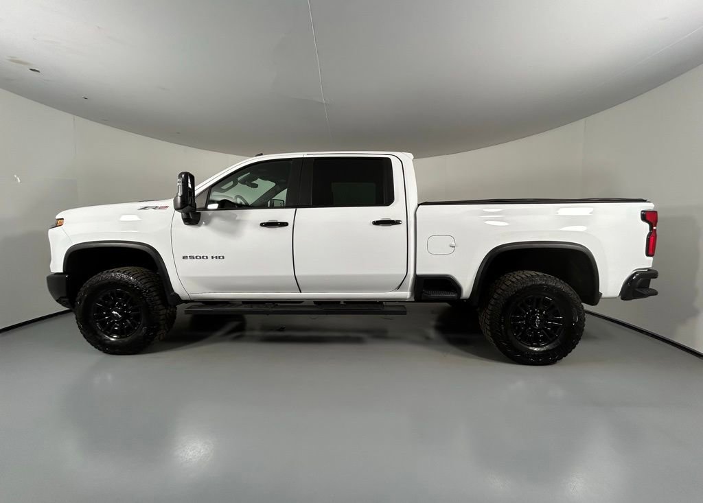 Used 2024 Chevrolet Silverado 2500 ZR2 w/ Technology Package AWD/4WD image 4