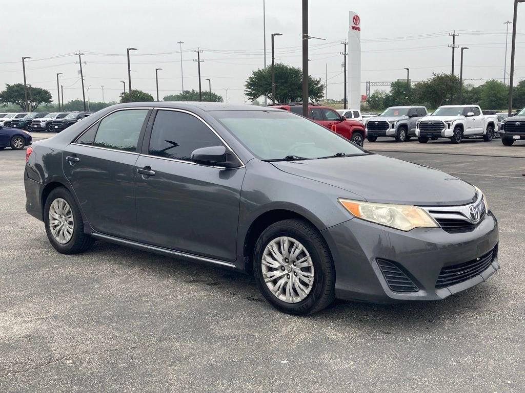 Used 2012 Toyota Camry LE FWD image 3