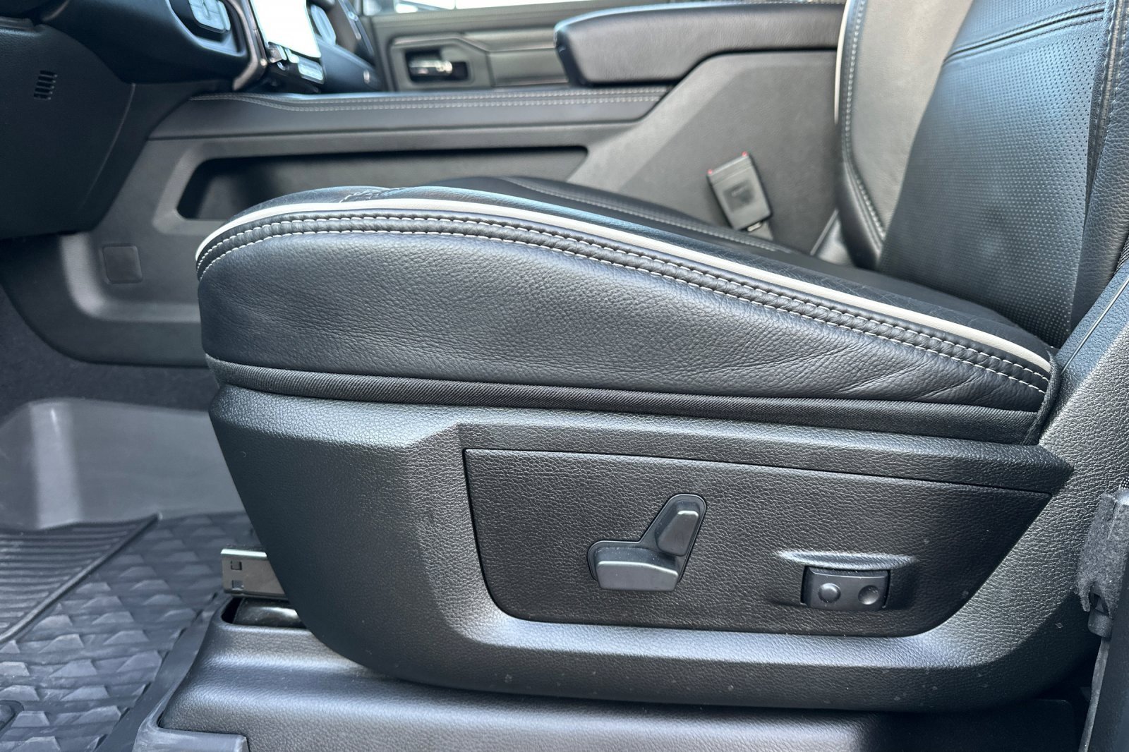 Used 2025 RAM 2500 Rebel w/ Rebel Level 2 Equipment Group image 12