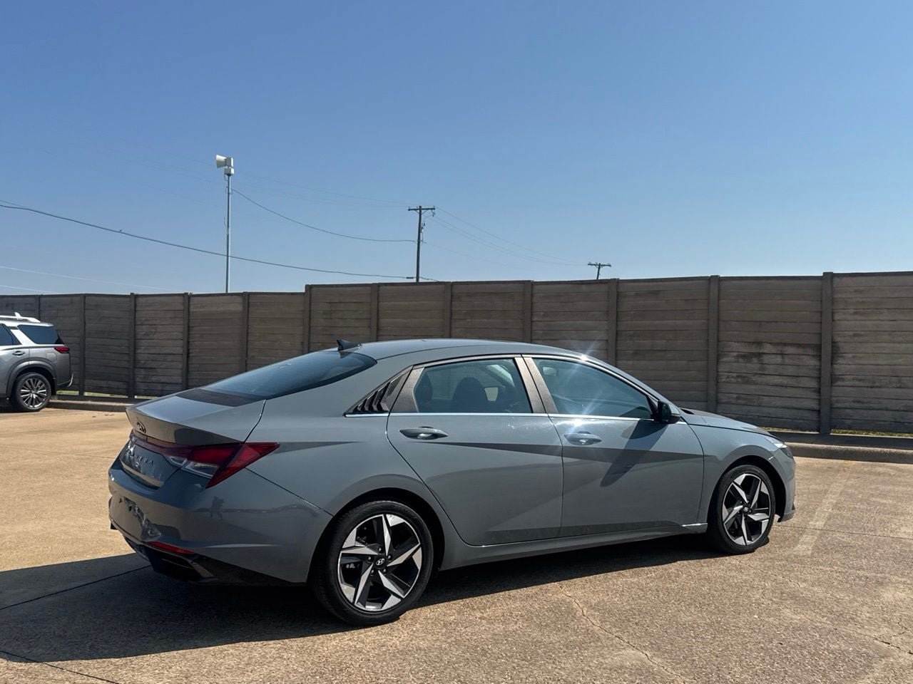 Used 2022 Hyundai Elantra SEL w/ Convenience + Premium Package FWD image 22