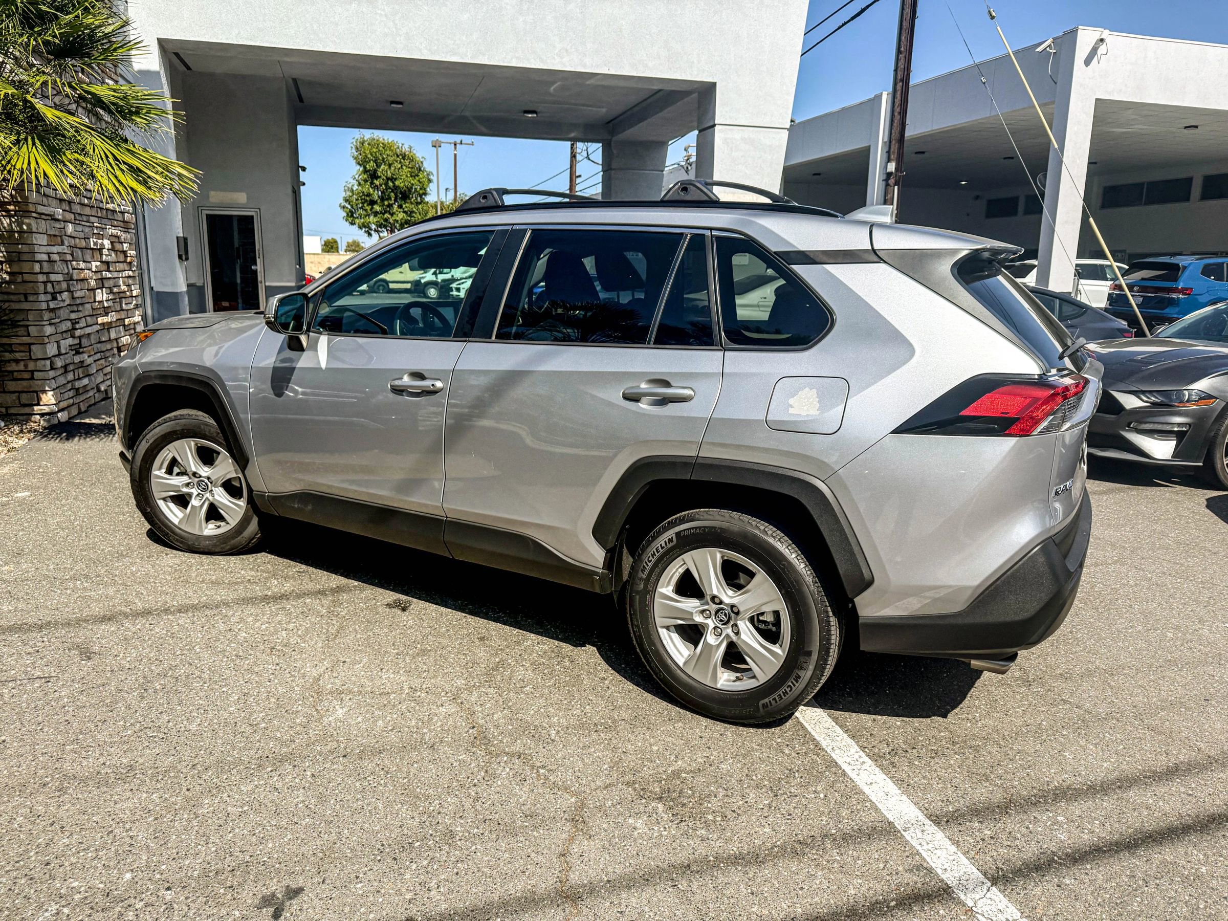 Used 2020 Toyota RAV4 XLE image 3