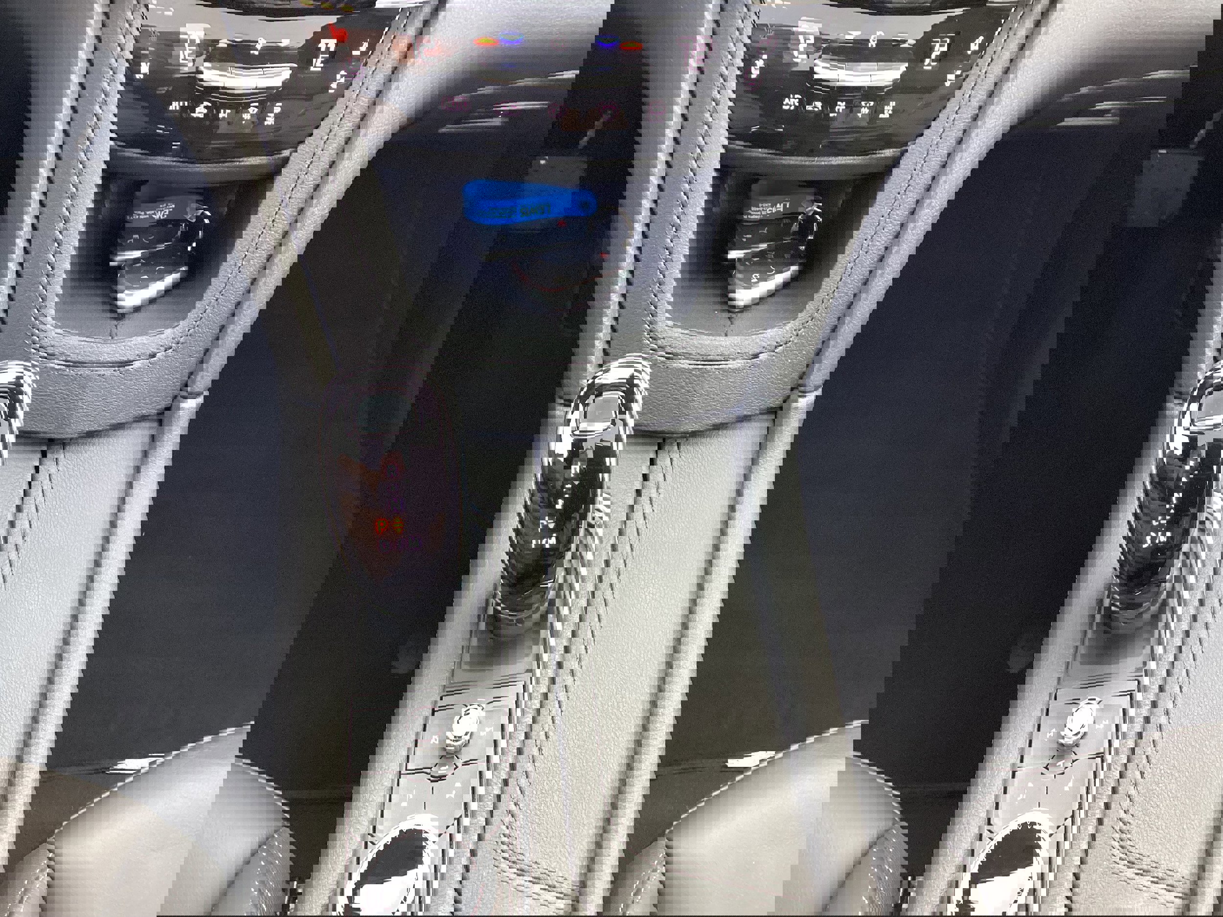 Used 2025 Cadillac XT6 Premium Luxury image 22