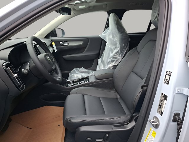 New 2026 Volvo XC40 B5 Plus w/ Protection Package Premier AWD/4WD image 6