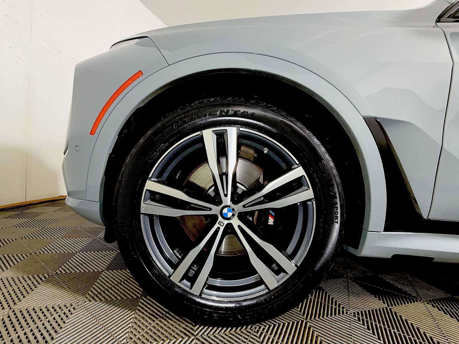 Certified 2025 BMW X7 xDrive40i w/ M Sport Package image 8