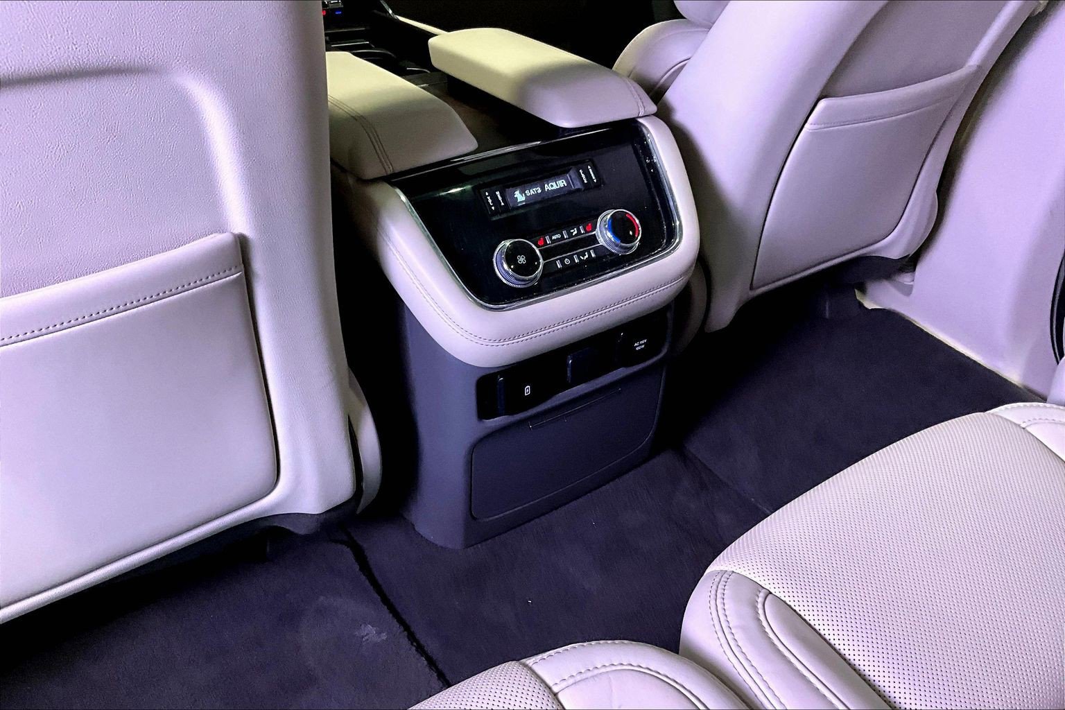 Used 2020 Lincoln Navigator Reserve w/ Luxury Package AWD/4WD image 10