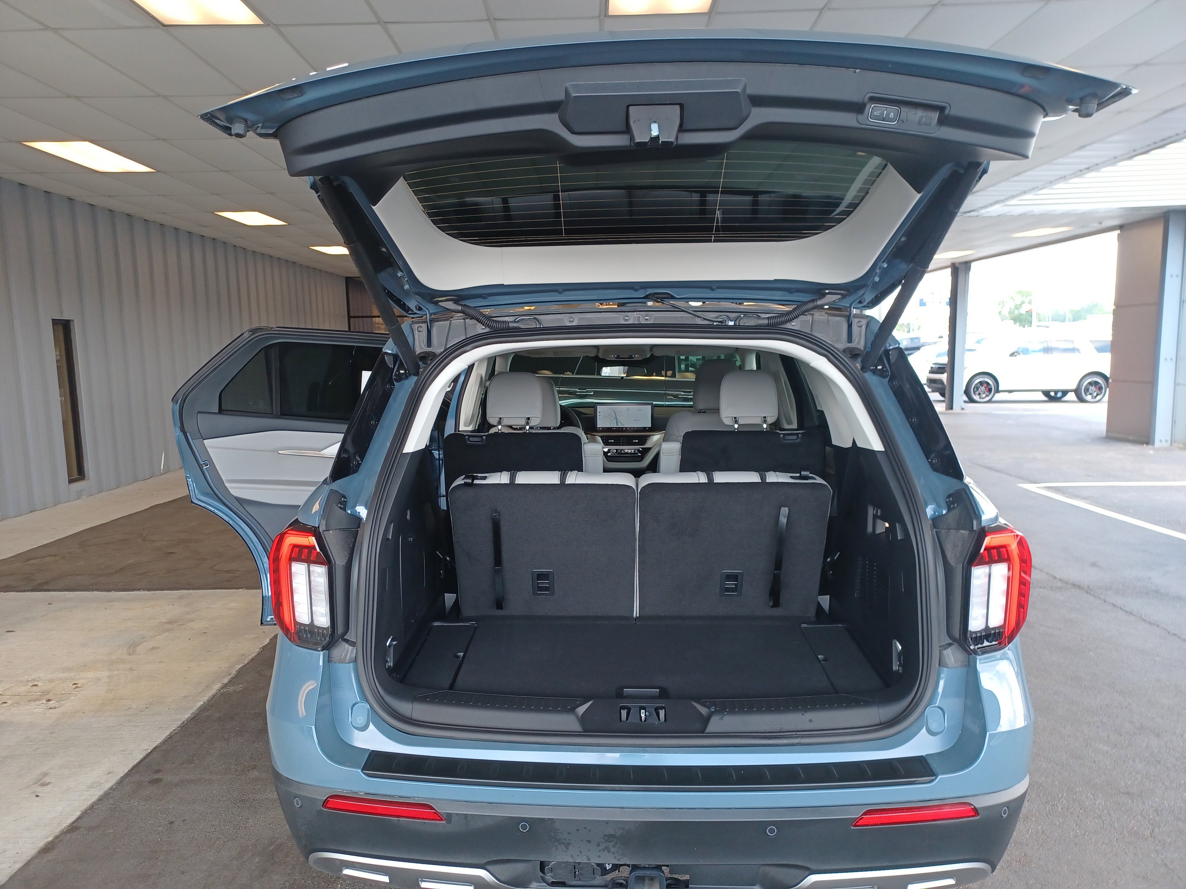 New 2025 Ford Explorer Active w/ Active Comfort Package image 15