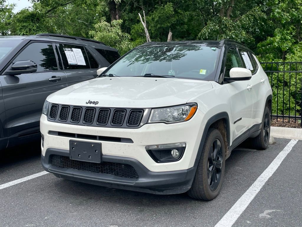 Used 2018 Jeep Compass Latitude w/ Popular Equipment Group AWD/4WD image 3