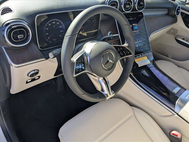 Used 2026 Mercedes-Benz GLC 300 image 3
