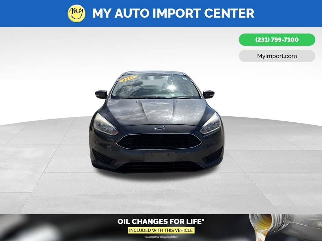 Used 2017 Ford Focus SE FWD image 2