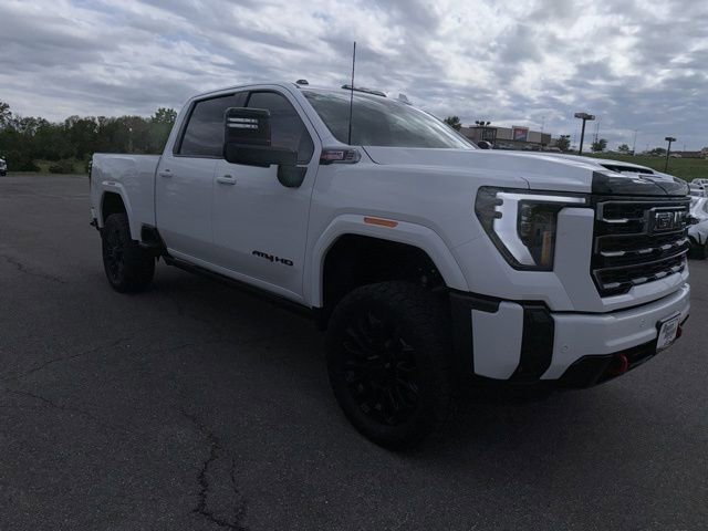 Used 2025 GMC Sierra 2500 AT4 w/ AT4 Premium Plus Package AWD/4WD image 9