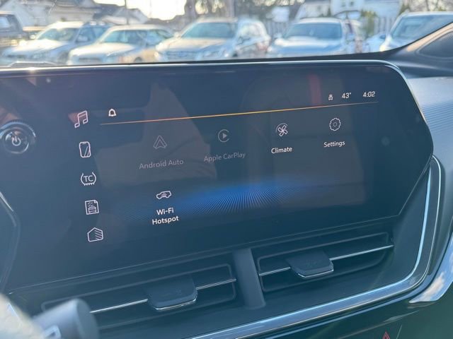 Used 2025 Chevrolet Trax RS w/ Sunroof Package image 23