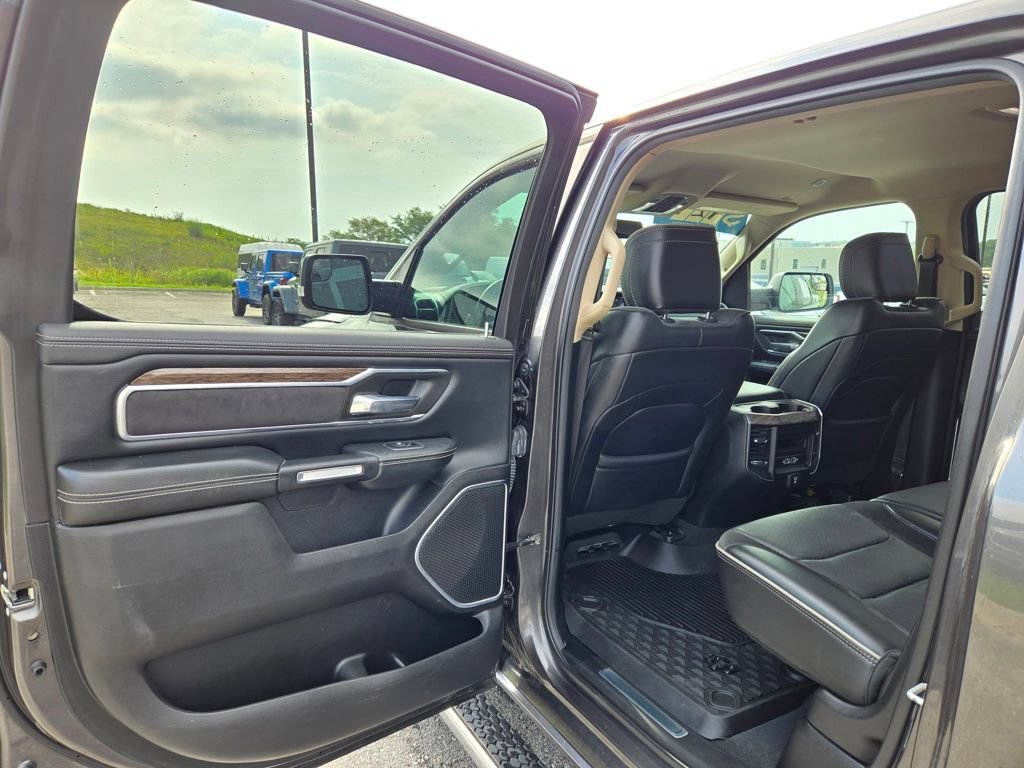 Used 2019 RAM 1500 Laramie AWD/4WD image 28