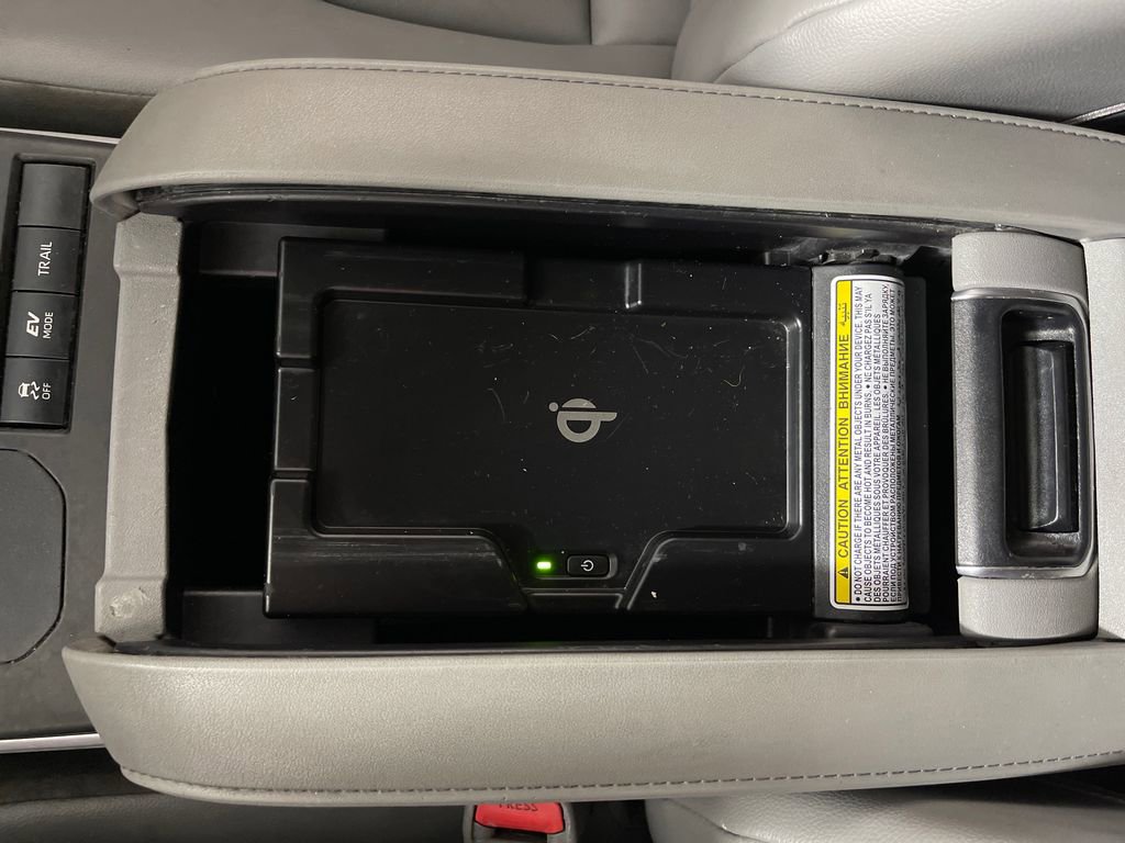 Used 2022 Toyota Highlander XLE AWD/4WD image 30