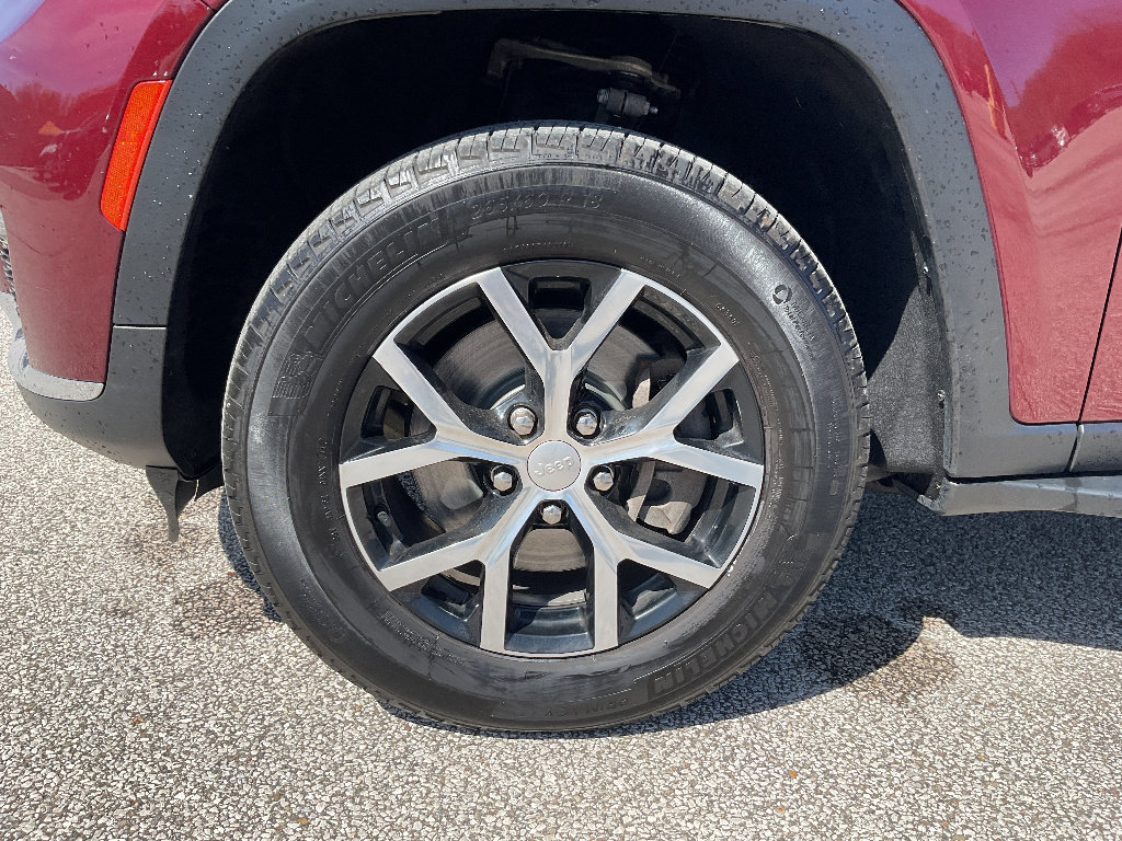 Used 2023 Jeep Grand Cherokee L Limited AWD/4WD image 15