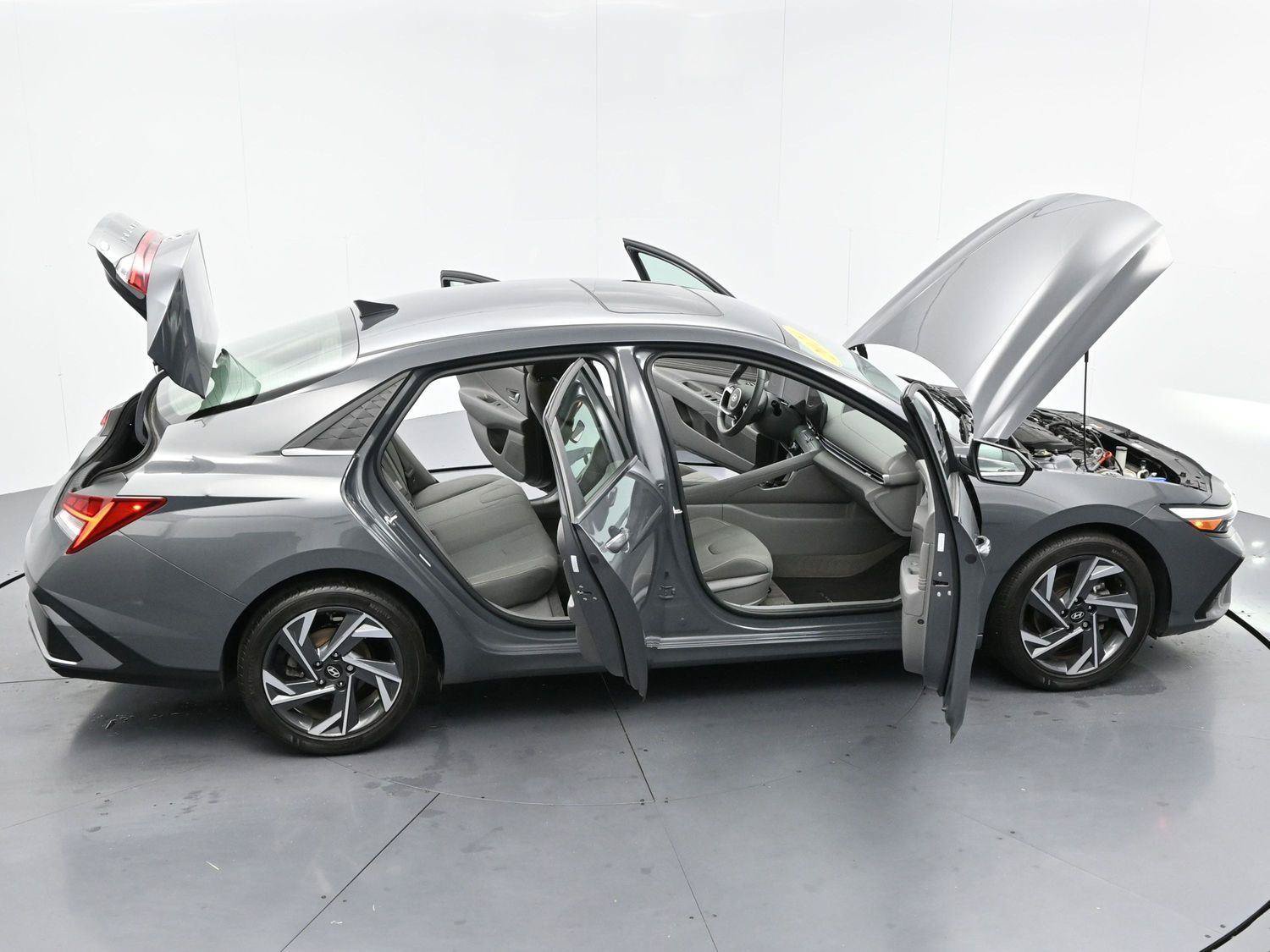 Used 2024 Hyundai Elantra SEL w/ Convenience Package FWD image 42