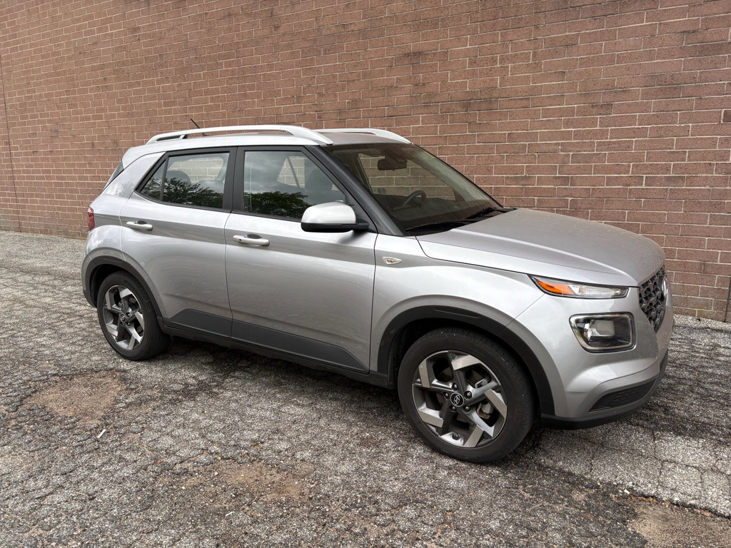 Used 2025 Hyundai Venue SEL FWD image 7