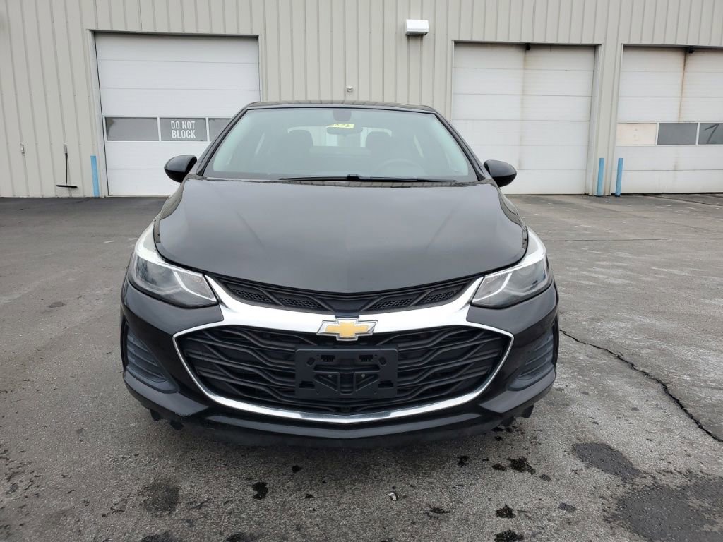 Used 2019 Chevrolet Cruze LT w/ Convenience Package image 2
