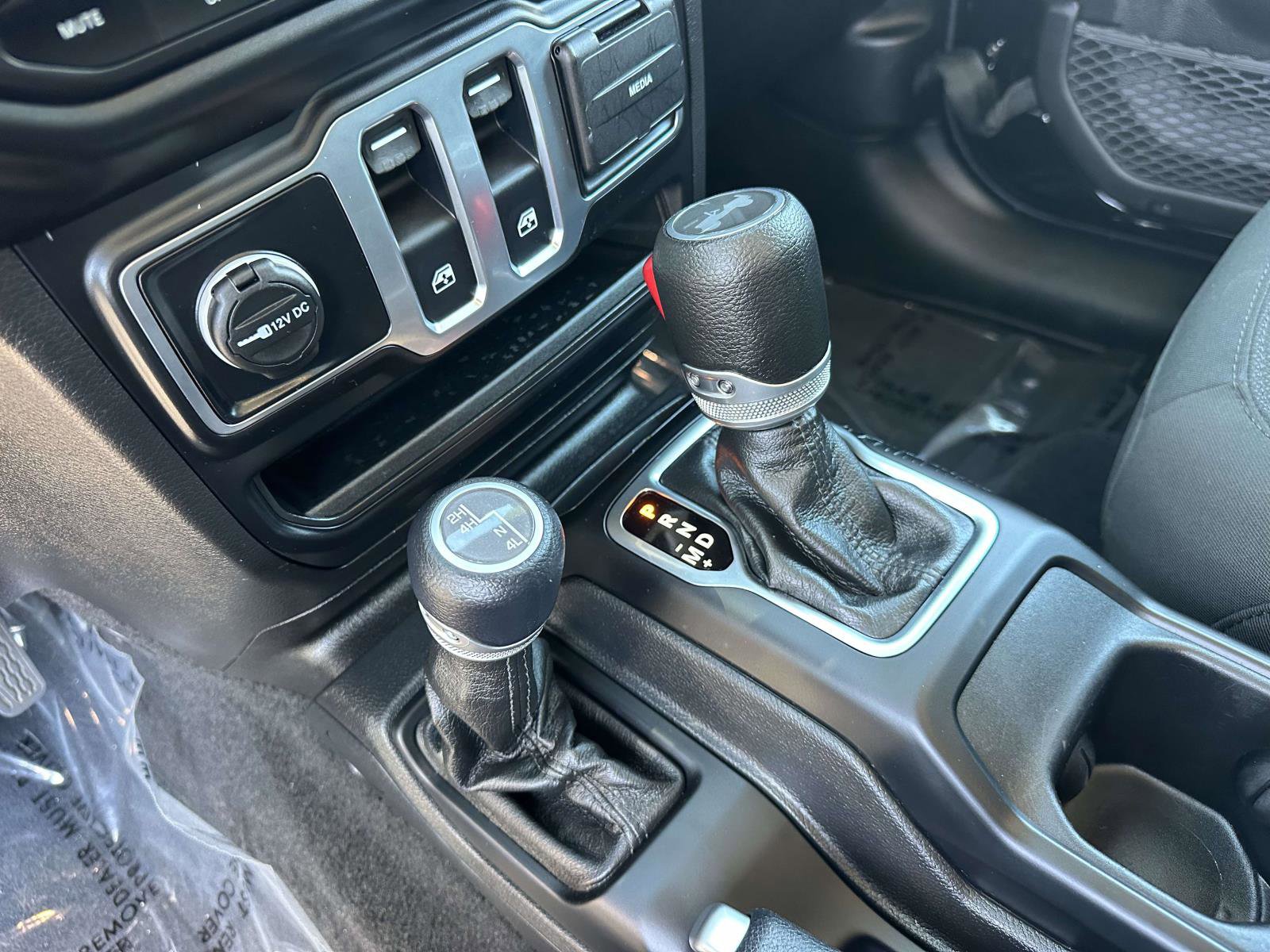 Used 2023 Jeep Wrangler Sport AWD/4WD image 12