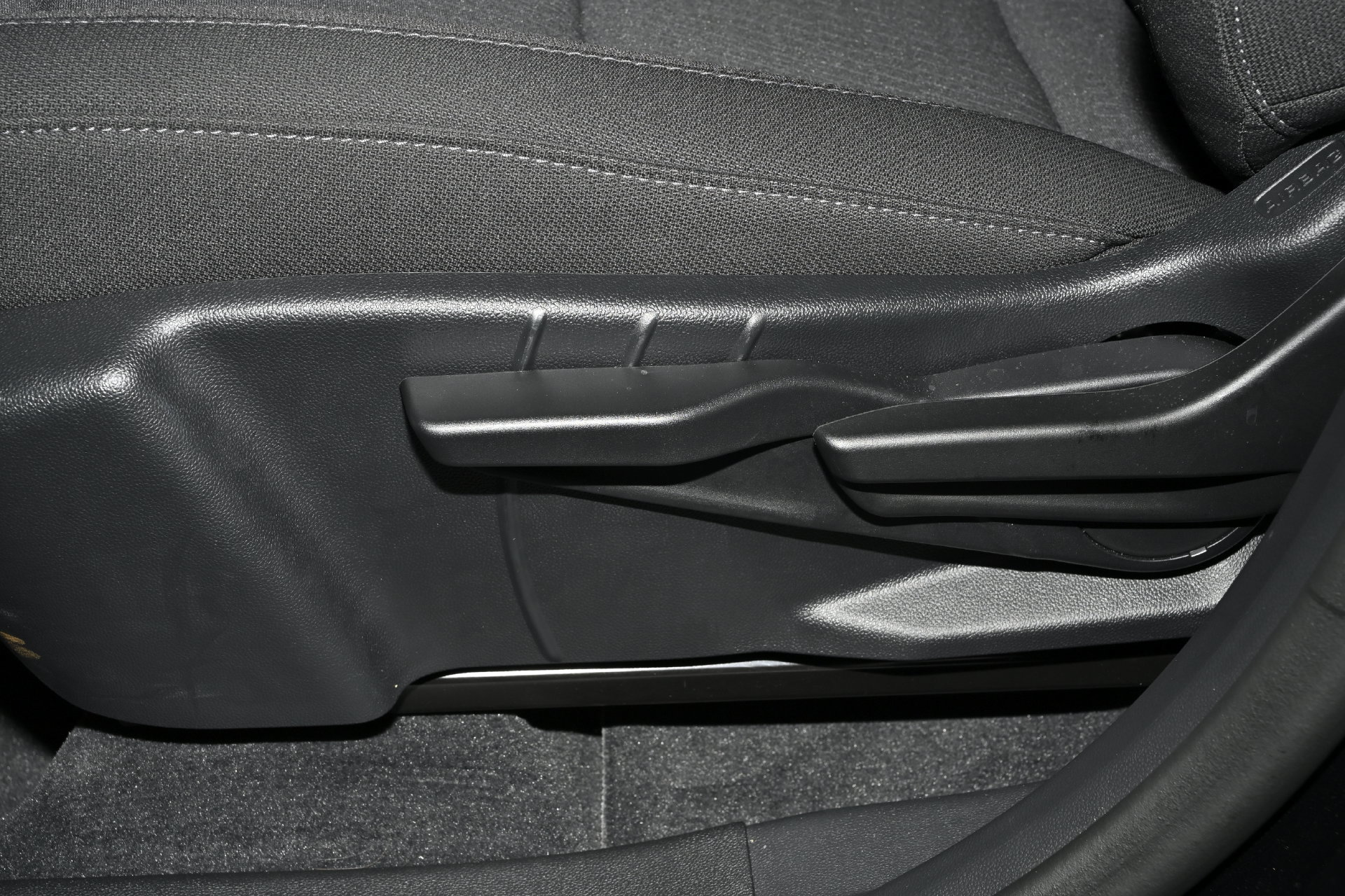 Used 2026 Chevrolet Equinox LT w/ Safety and Technology Package FWD image 24