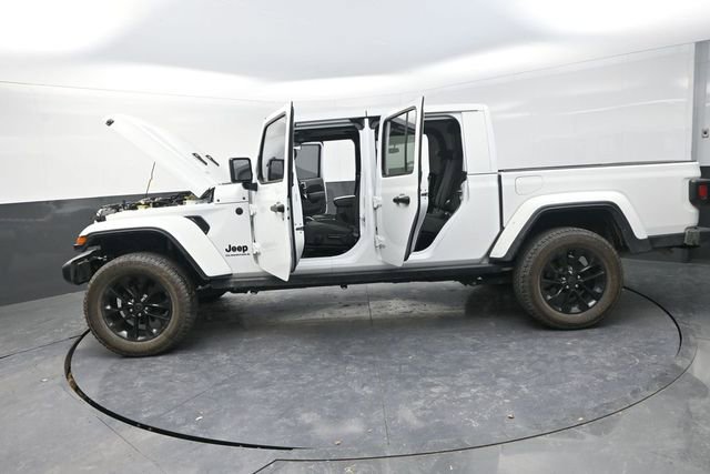Used 2025 Jeep Gladiator Sport image 29
