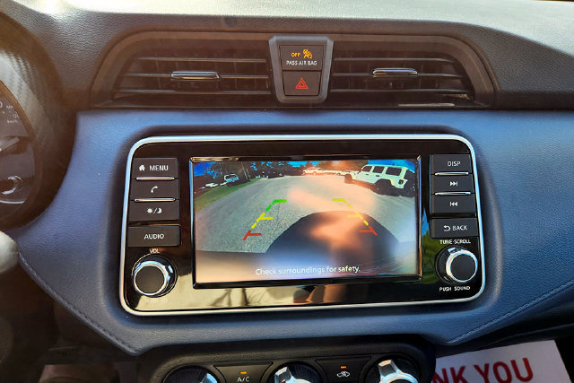 Used 2025 Nissan Versa SV FWD image 11