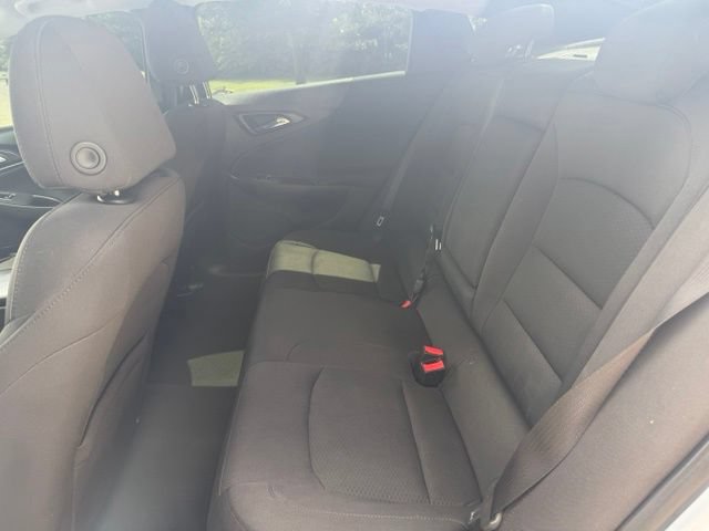 Used 2017 Chevrolet Malibu LT FWD image 26