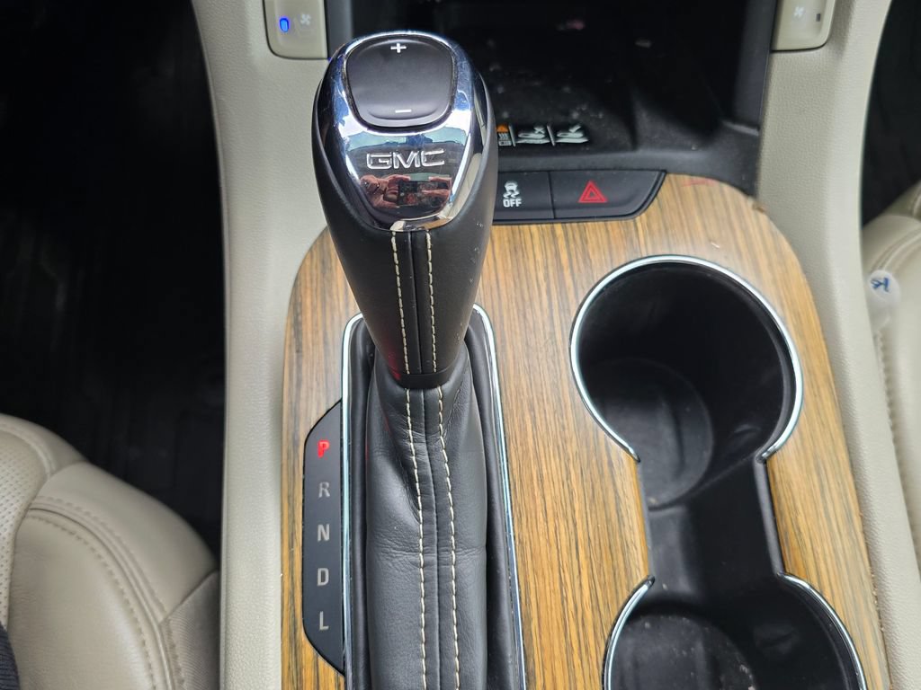 Certified 2017 GMC Acadia Denali w/ Technology Package FWD image 23