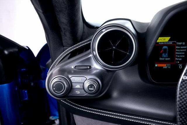 Used 2023 Ferrari F8 Tributo image 39