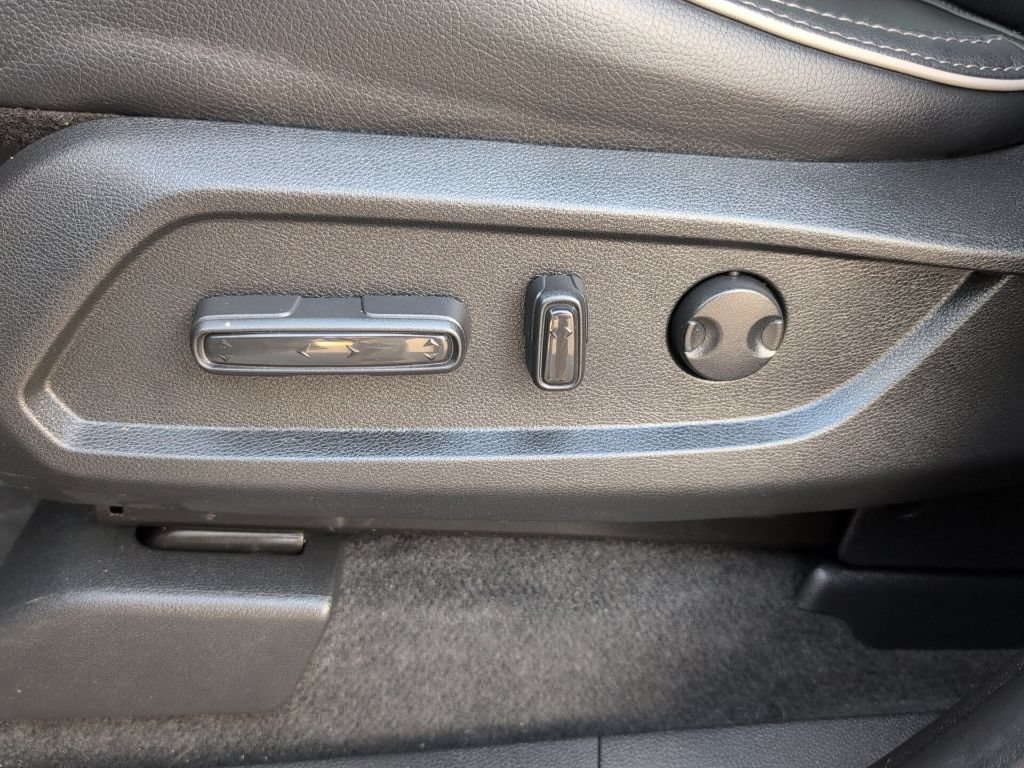 Used 2025 Honda Pilot Elite image 11