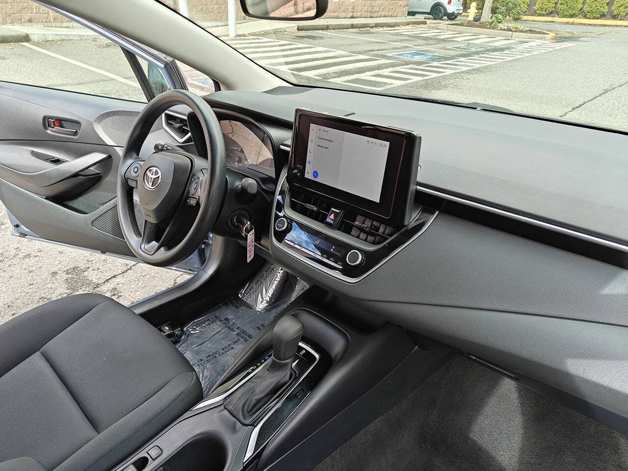 Used 2023 Toyota Corolla LE FWD image 15