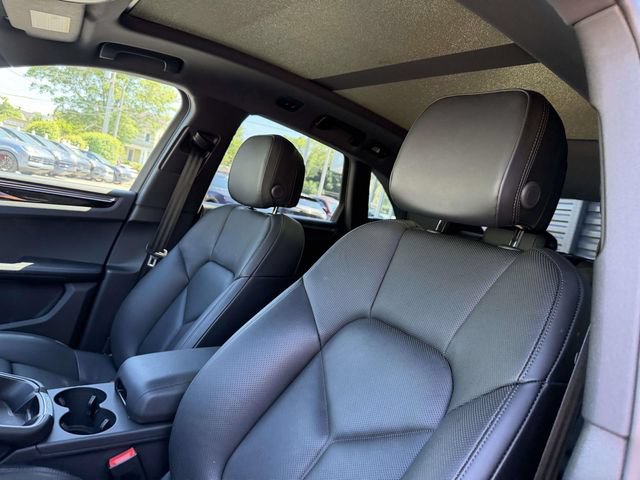 Used 2026 Porsche Macan AWD/4WD image 13
