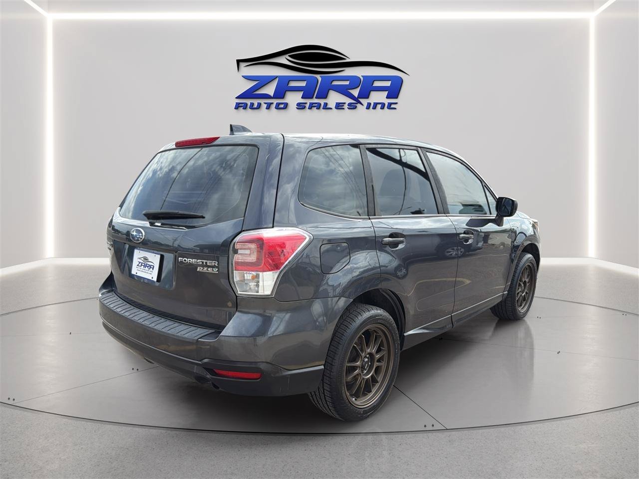 Used 2017 Subaru Forester 2.5i AWD/4WD image 7