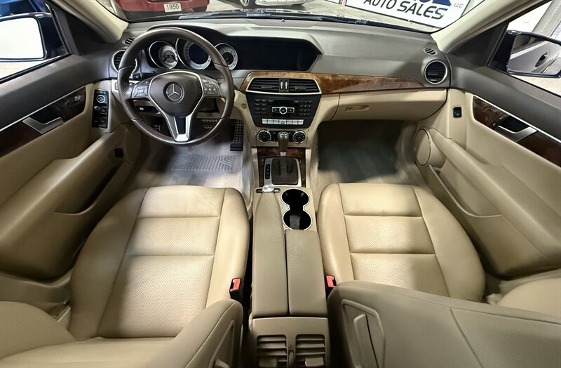 Used 2013 Mercedes-Benz C 250 Sedan image 14