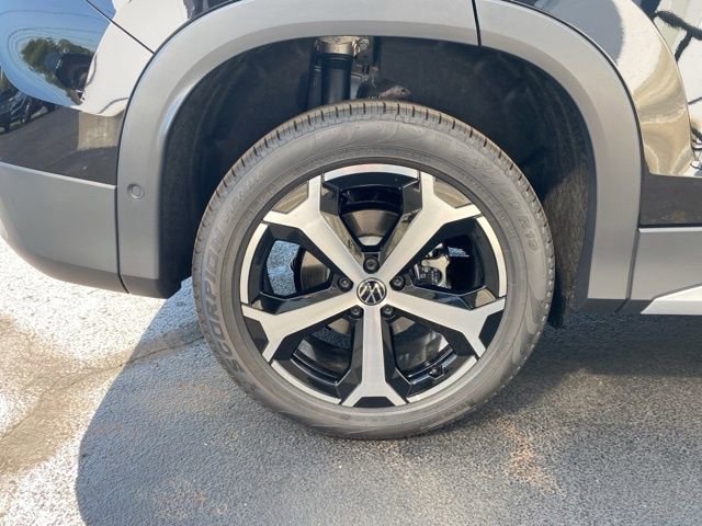 New 2025 Volkswagen Tiguan SE image 21