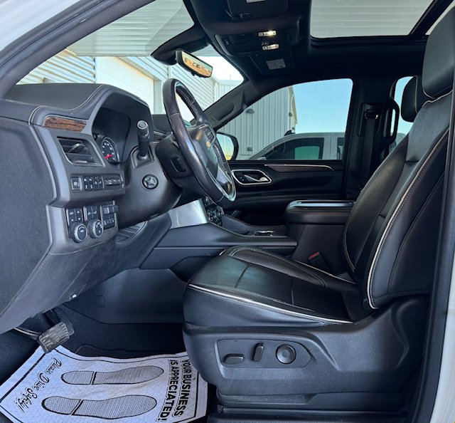 Used 2021 Chevrolet Suburban Premier w/ Premium Package image 6