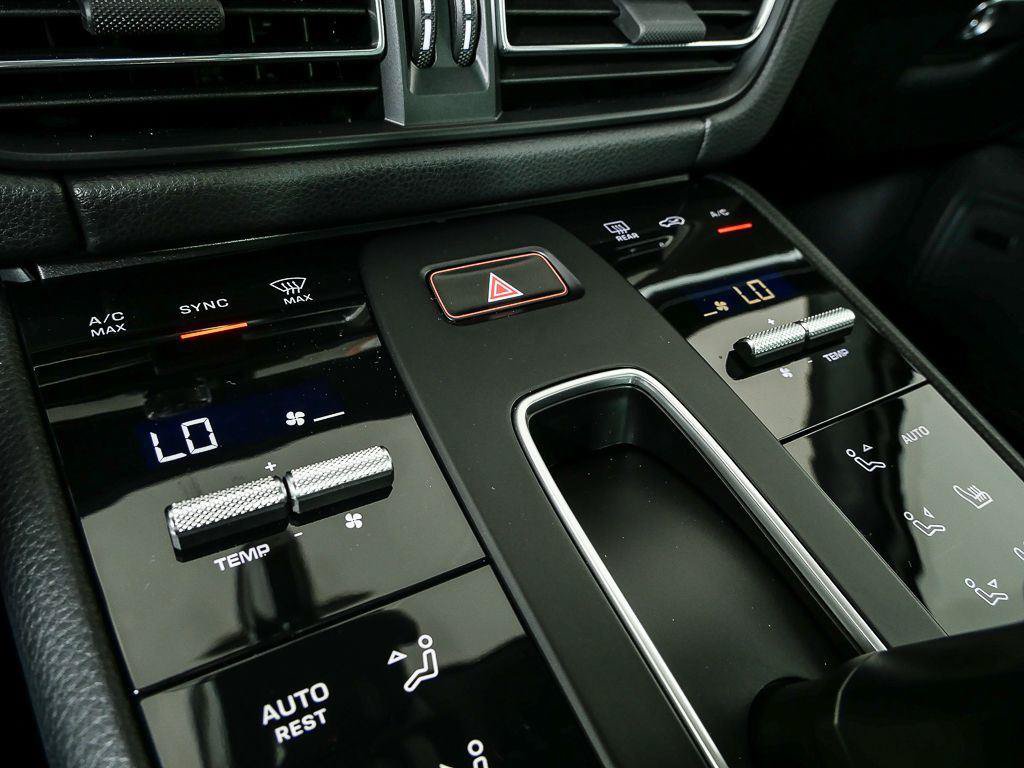 New 2026 Porsche Macan Turbo AWD/4WD image 18