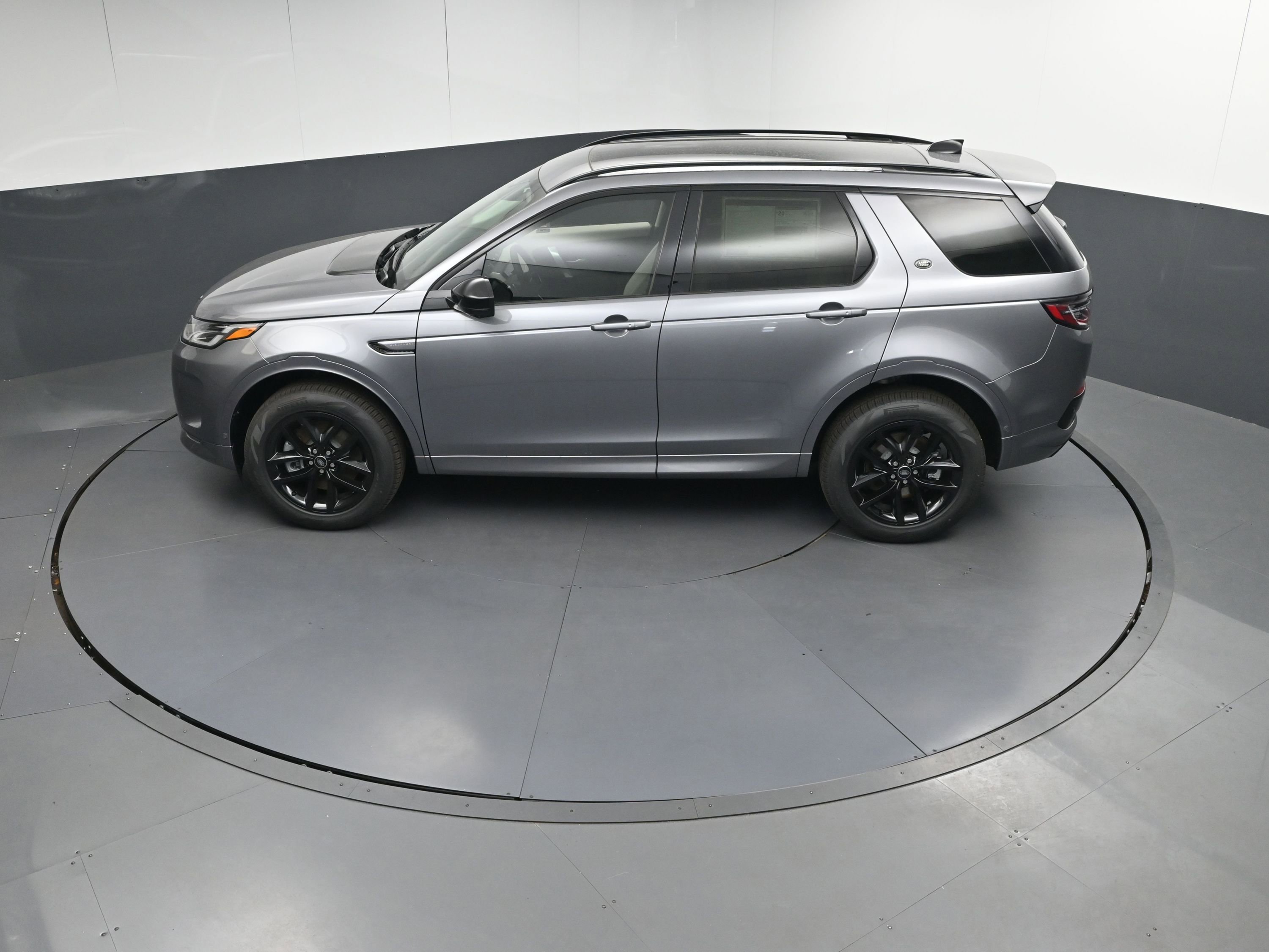 New 2025 Land Rover Discovery Sport S image 31