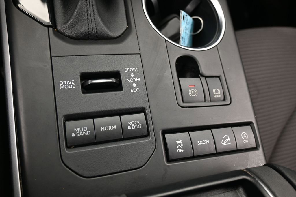 Used 2022 Toyota Highlander L AWD/4WD image 21