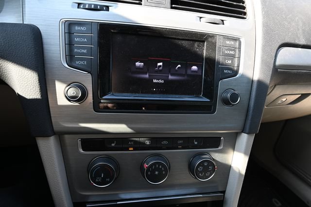 Used 2015 Volkswagen Golf TDI SE FWD image 11